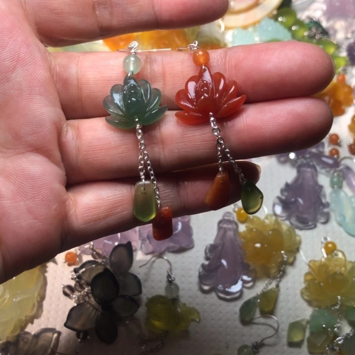 妙***童未镶嵌蛇纹石玉耳坠