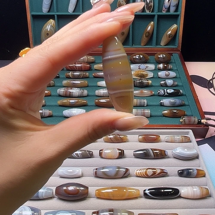 玛瑙/玉髓未镶嵌吊坠(赠链)