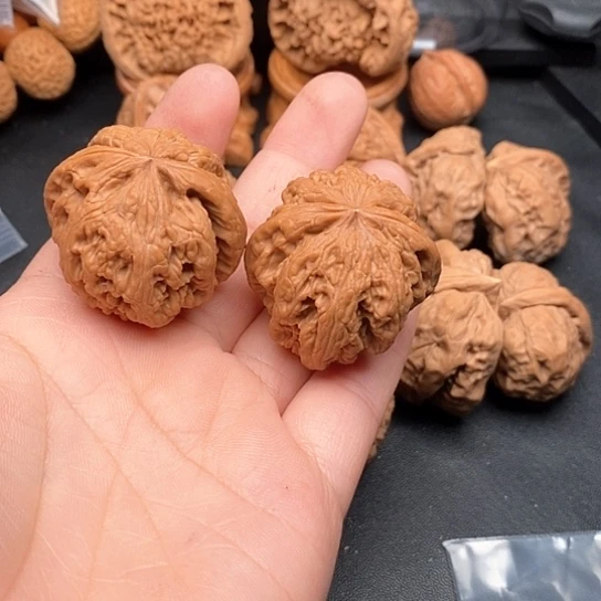 大***張桃核吊坠全品粗筋