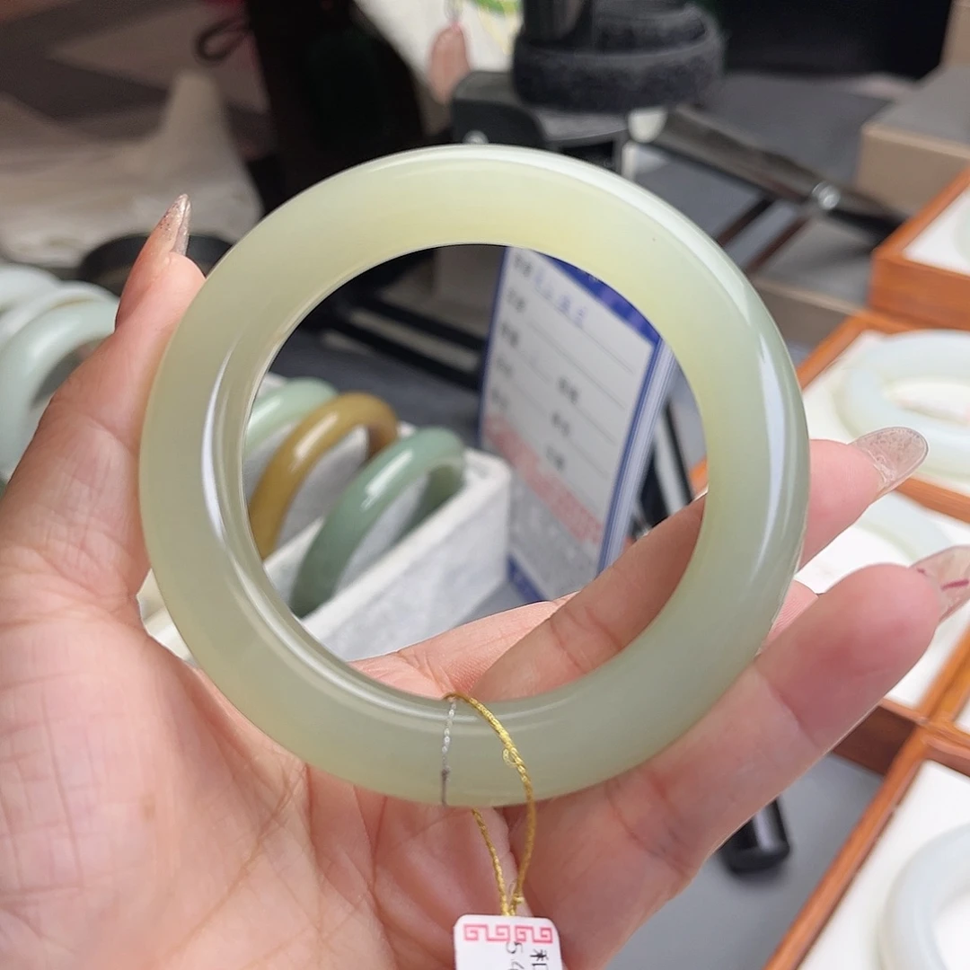 和田玉手镯未镶嵌54.6