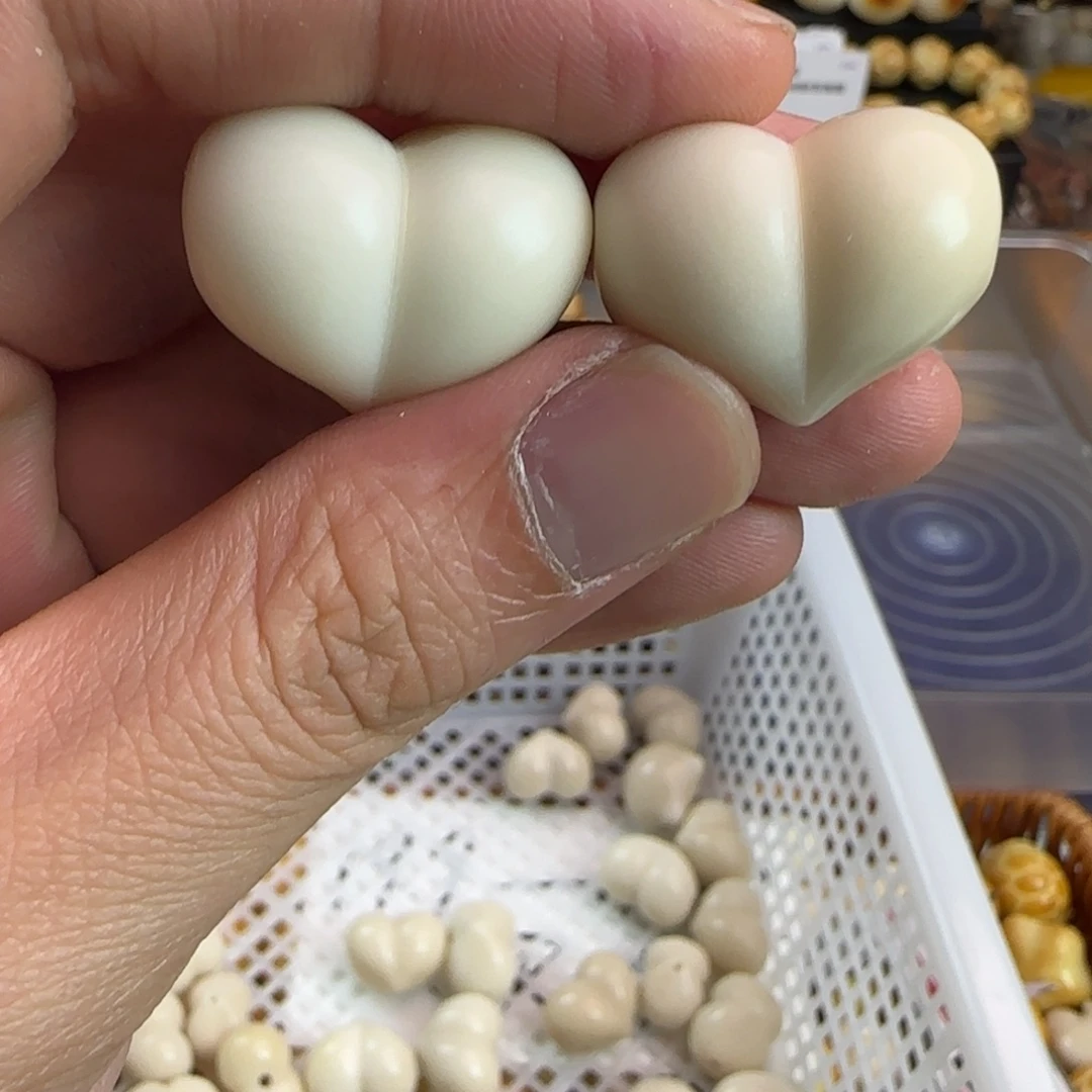 菩提根/象牙果手串微瑕白色屁桃6颗