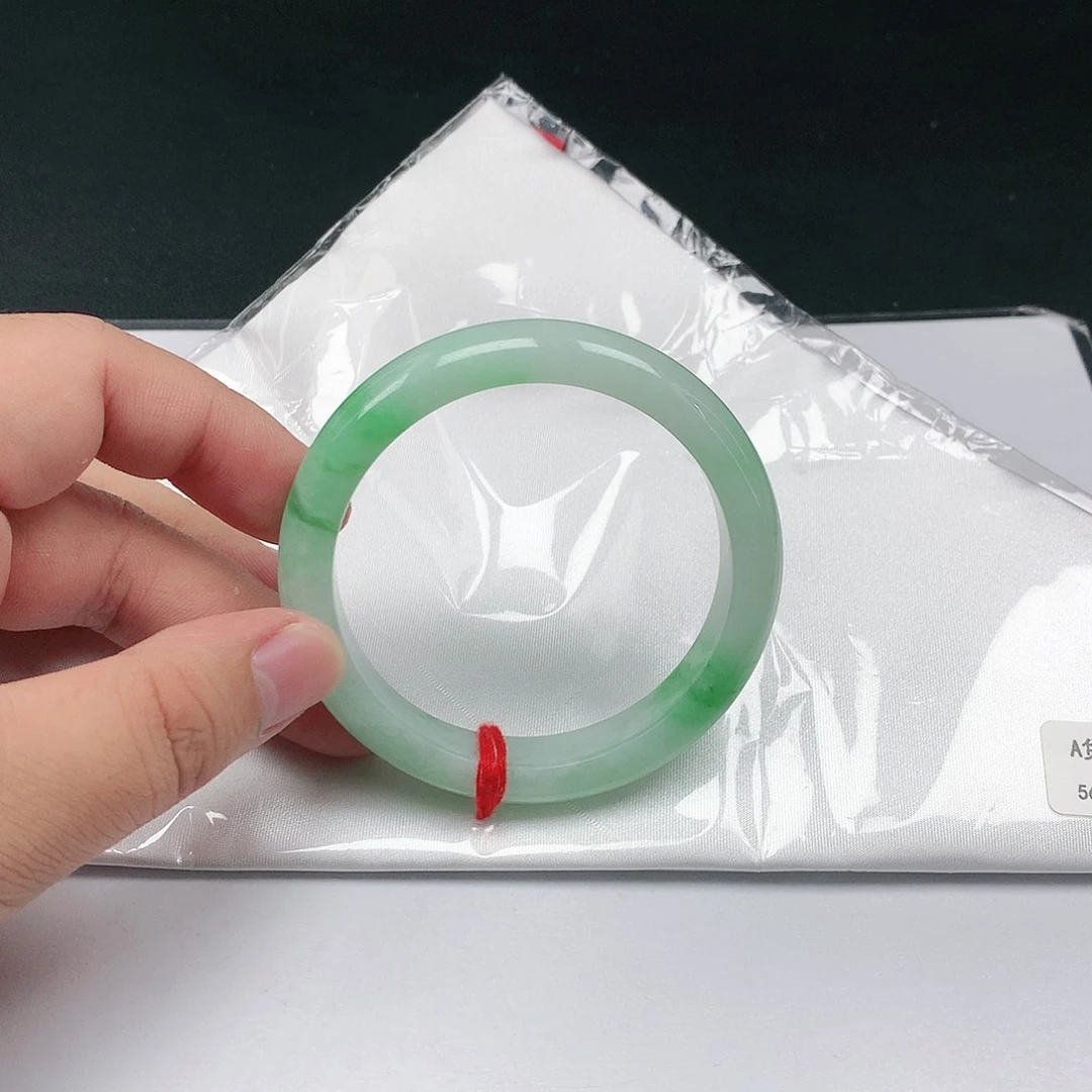 翡翠手镯未镶嵌翡翠352