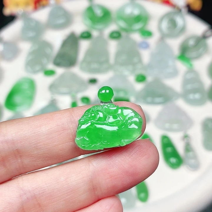 翡翠未镶嵌颈饰缅甸天然A货翡翠