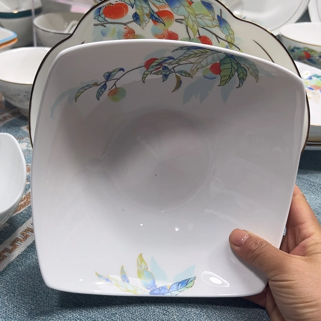 瓷片荔枝七寸方盘梅花盘各一个