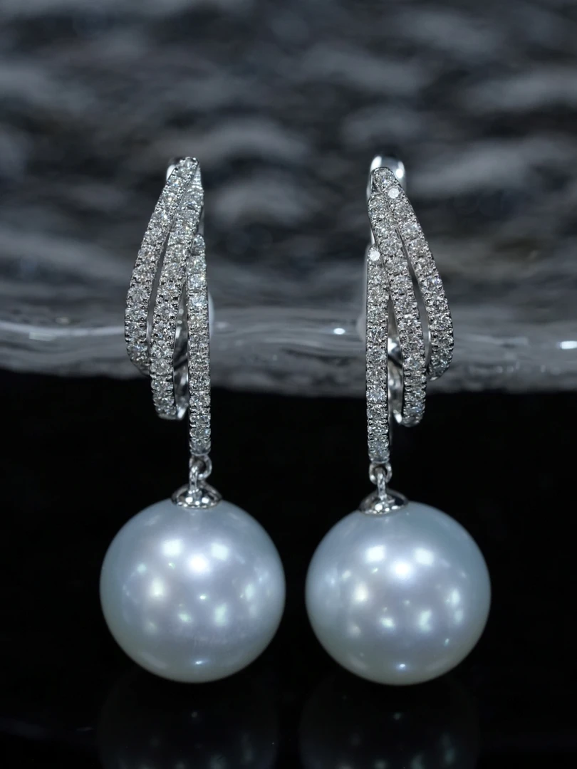 美珍真 18K金镶嵌钻石 澳白珍珠耳饰 11.7mm 天使之翼款