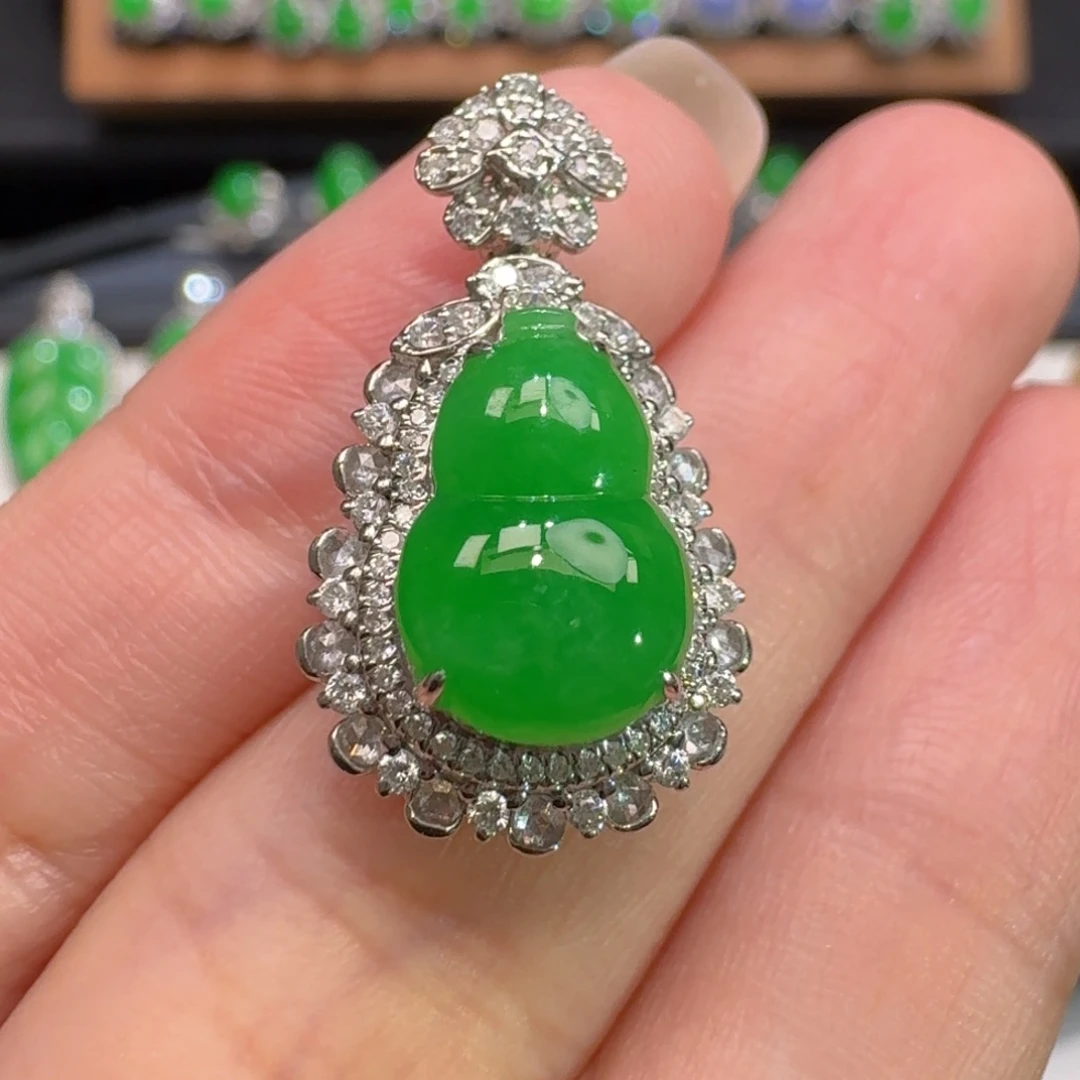 翡翠18K金镶嵌颈饰48小时鉴赏期