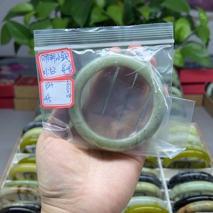 财****蛇纹石玉未镶嵌手镯40