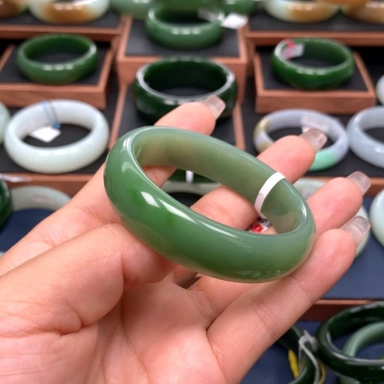 和田玉（碧玉）手镯未镶嵌