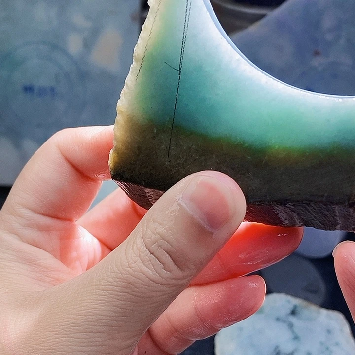 翡翠未镶嵌颈饰毛料69