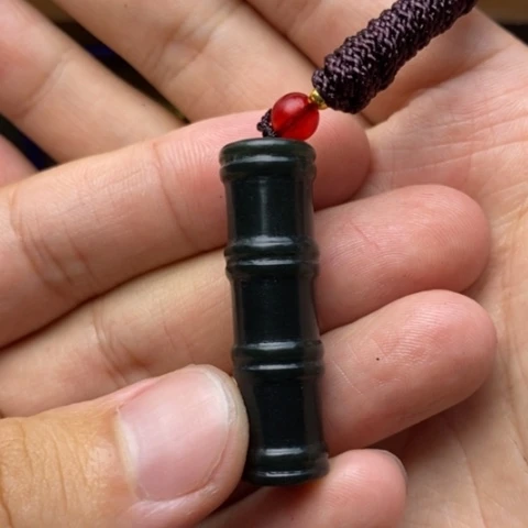 和田玉未镶嵌颈饰y****n