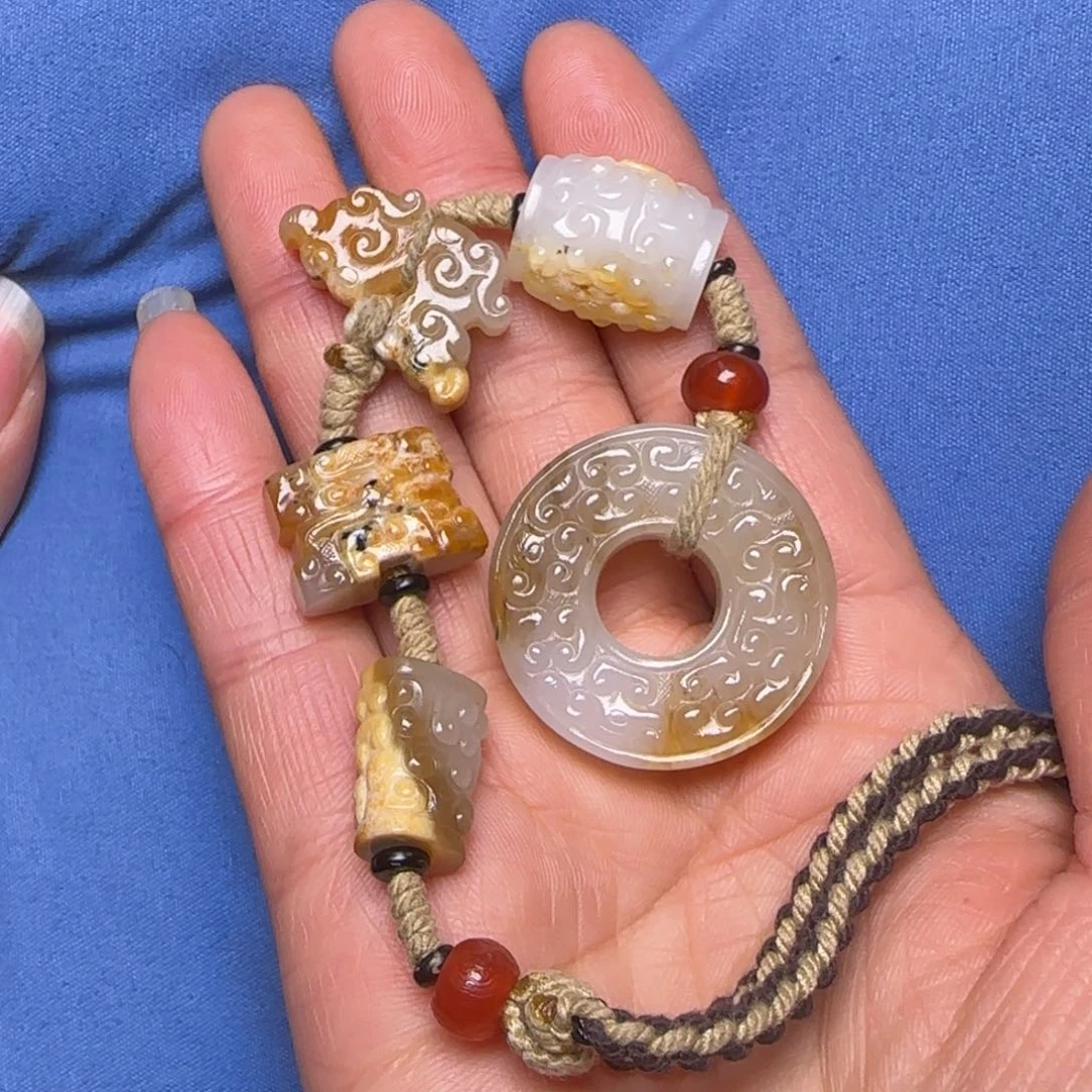 和田玉颈饰未镶嵌后*人