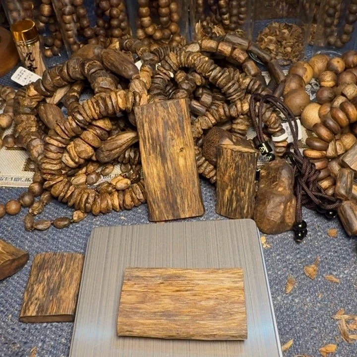 树脂制品芳*张勺子树心油牌（牛鼻孔15.2克