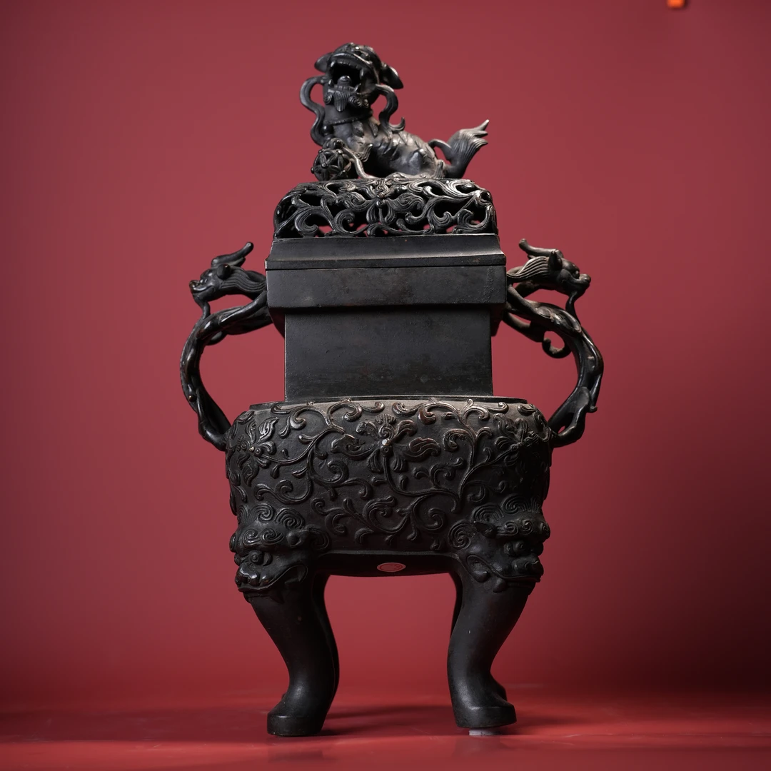 lot1329 明代狮子香薰