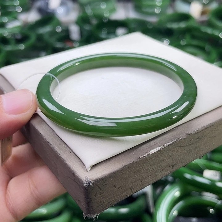 未镶嵌手镯和田玉（碧玉）