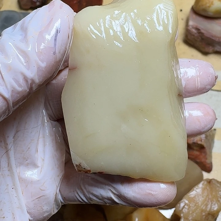 红***玩寿山石寿山石的颜色