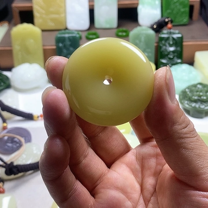 和田玉未镶嵌珠宝奇石