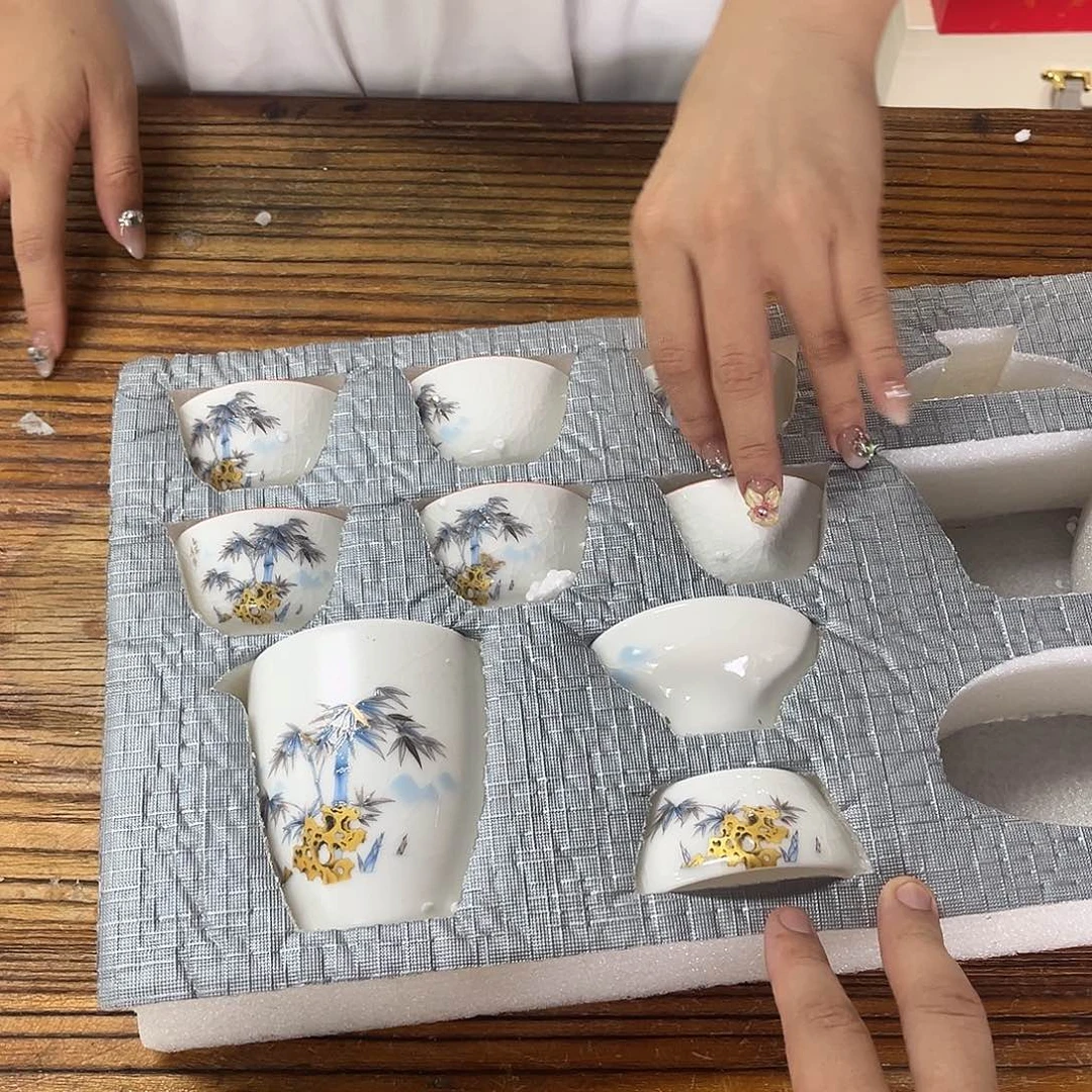 孤品茶具套装等。