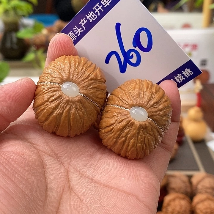 文玩核桃把件37银镶玉猴头元宝260号