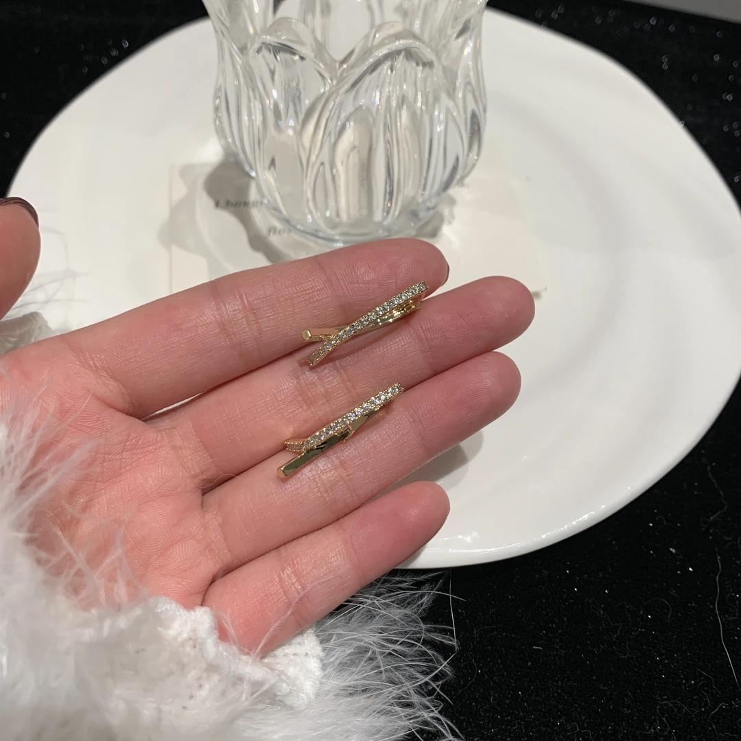 铜合金耳饰 Al6180韩版超仙气质轻奢满港风设计感小众耳钉耳饰女