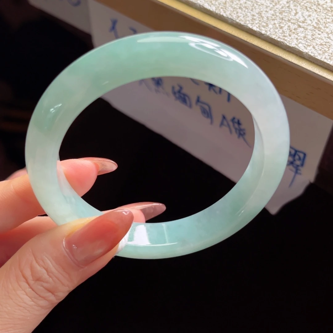 翡翠未镶嵌手镯手镯