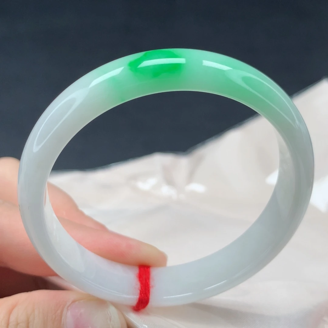 翡翠手镯未镶嵌，21号