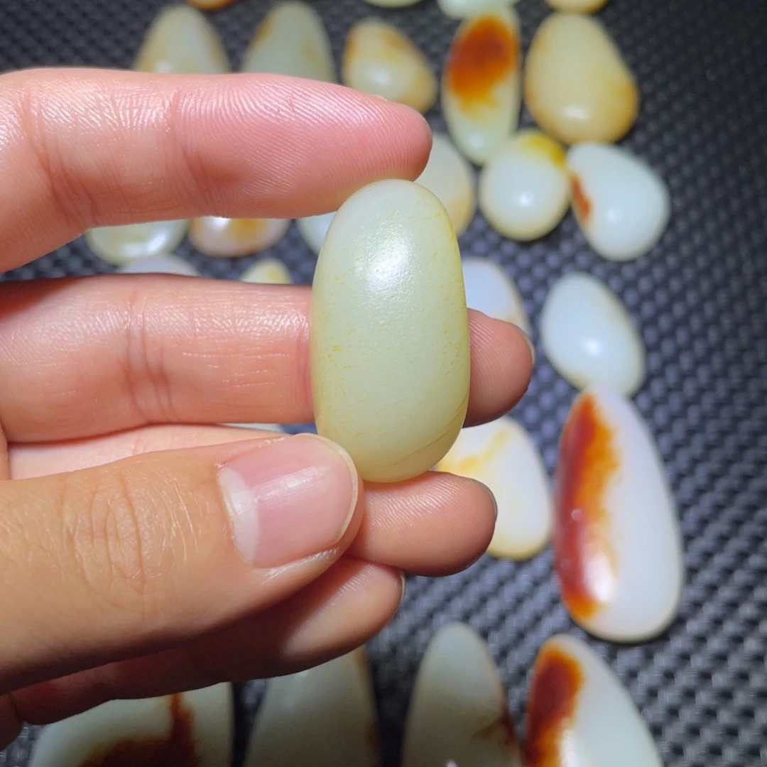 山***塘和田玉（糖玉）未镶嵌颈饰