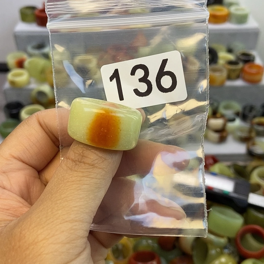 毛***球蛇纹石玉未镶嵌戒指