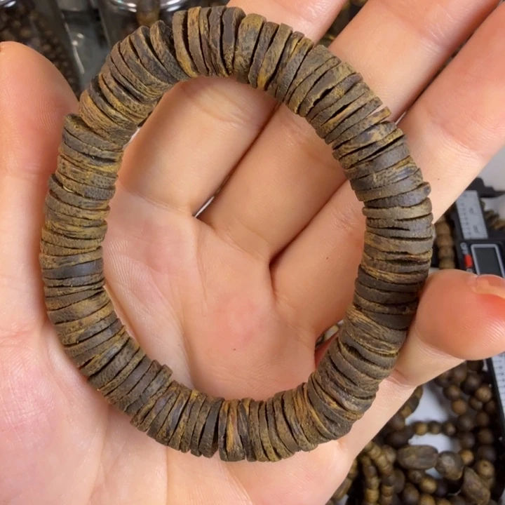 沉香沉香碎屑莺歌绿奇楠1.0沉水片片