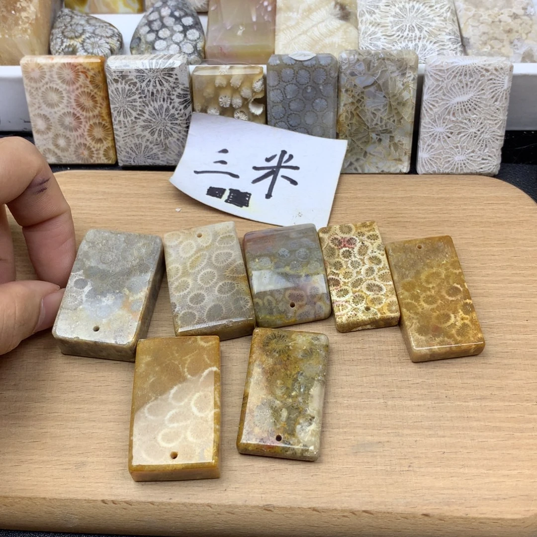 启***)硅化珊瑚（珊瑚玉）未镶嵌
