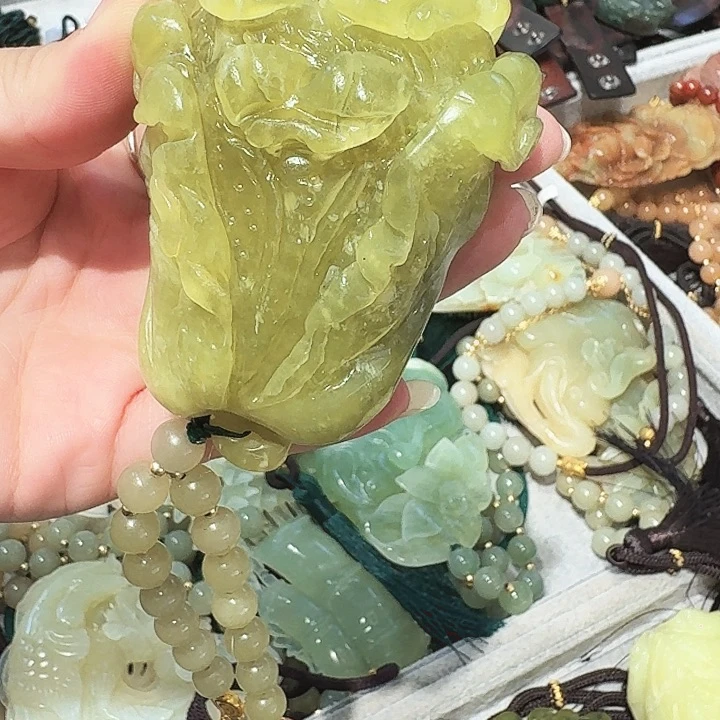 娜***一颈饰未镶嵌和田玉