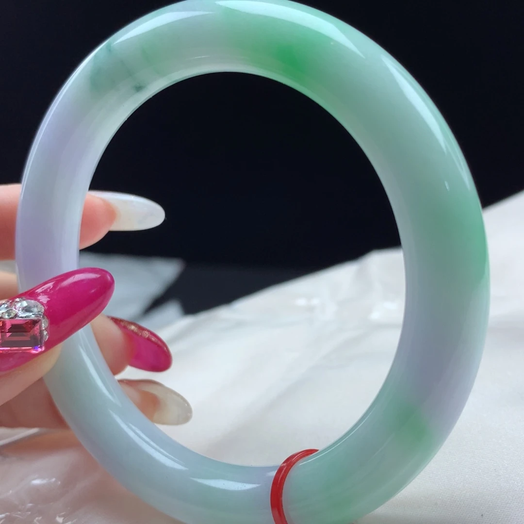 未镶嵌手镯（圆镯）翡翠97232。