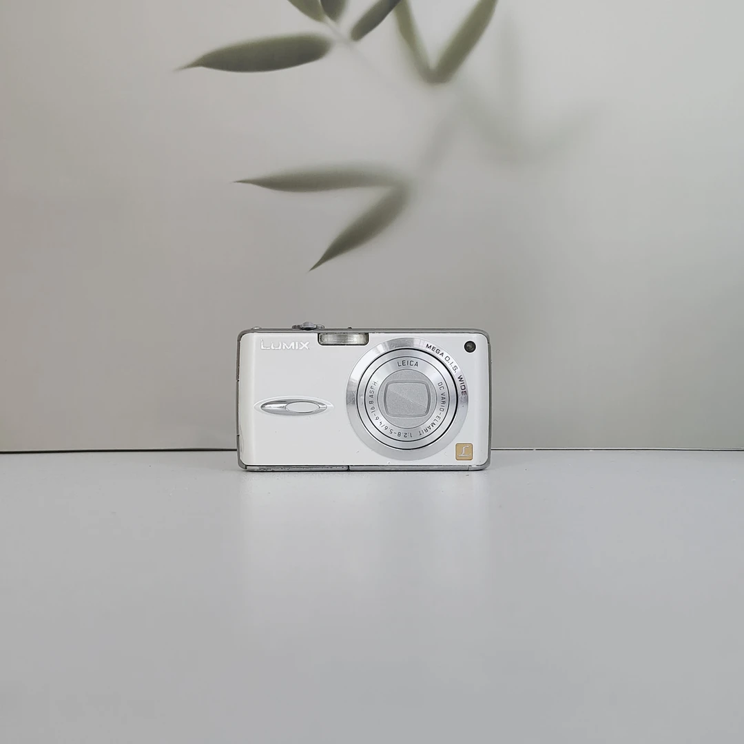 9新 Panasonic/松下 FX01奶白色ccd相机冷白皮600W像素复古氛围感