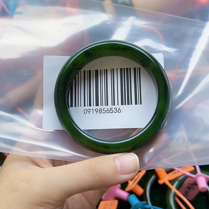 净***香未镶嵌手镯和田玉