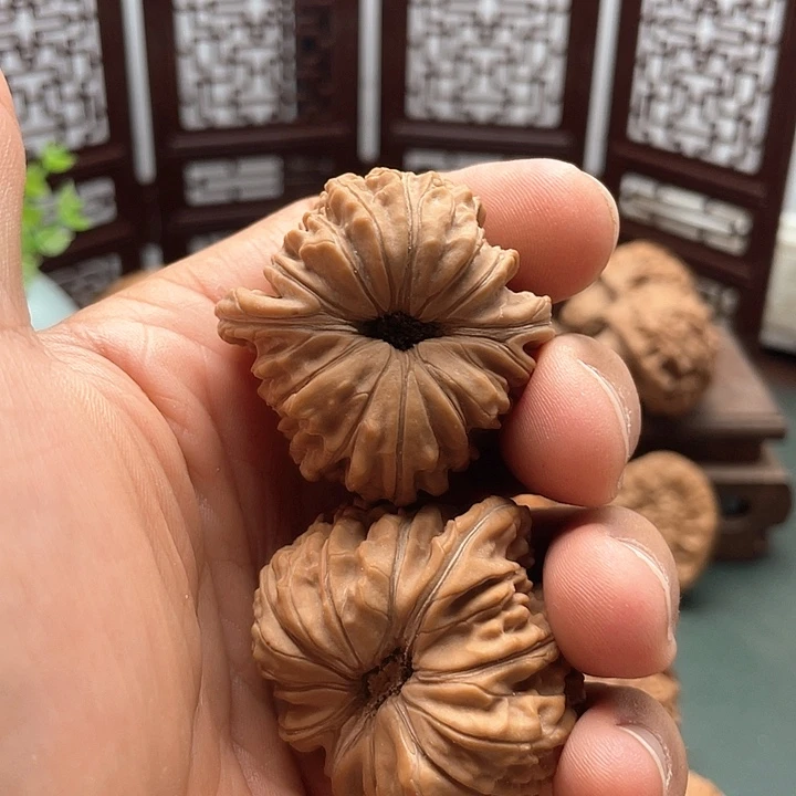 白***少把件文玩核桃四座楼