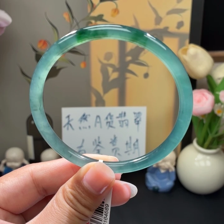 翡翠未镶嵌手镯冰晴底飘阳绿