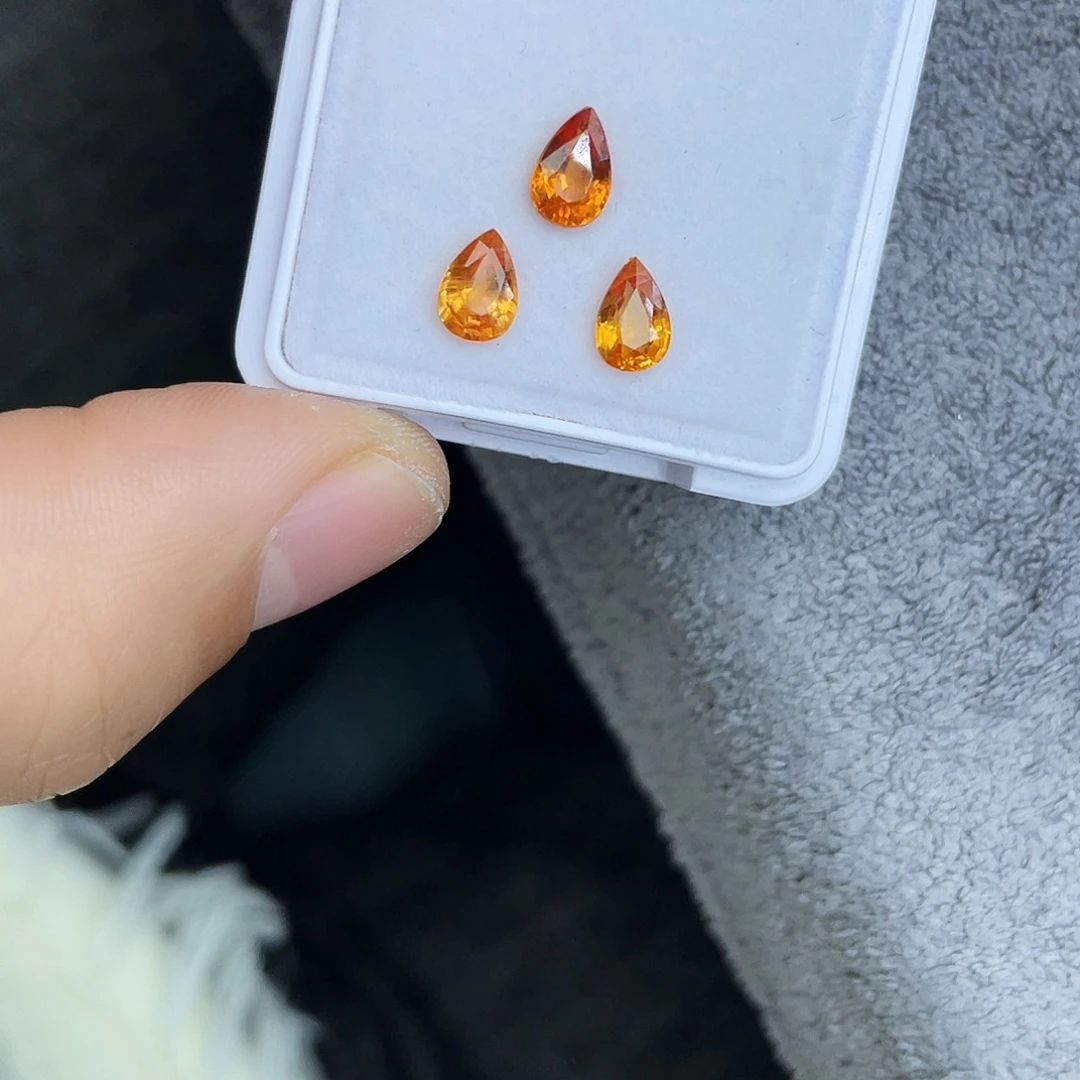 蓝宝石裸石一组3颗2.6Ct