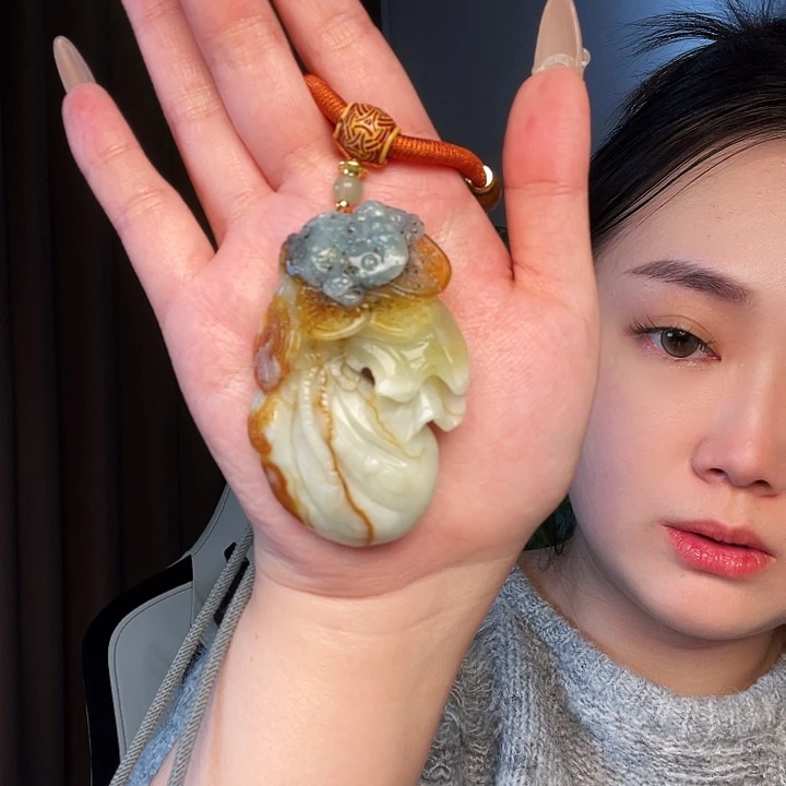 未镶嵌蛇纹石玉颈饰幸***?