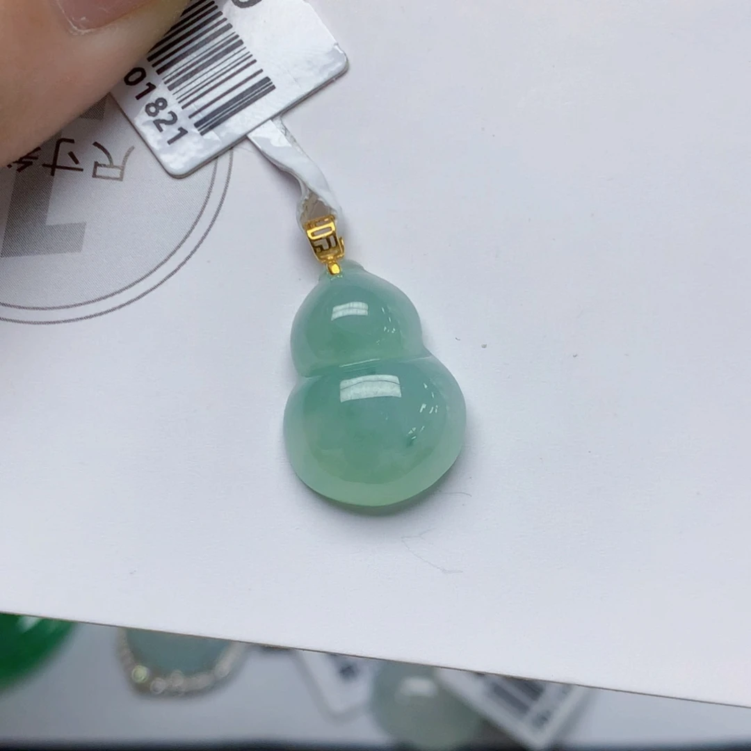 颈饰18K金镶嵌翡翠