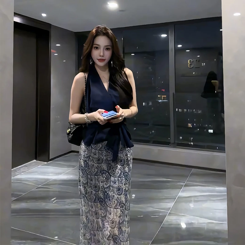 2025夏季新款女法式气质V领修身无袖系带上衣高腰显瘦碎花半身裙