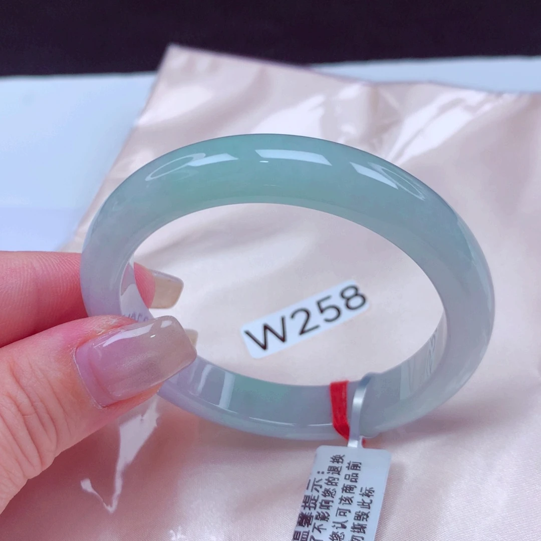 翡翠手镯未镶嵌手镯88