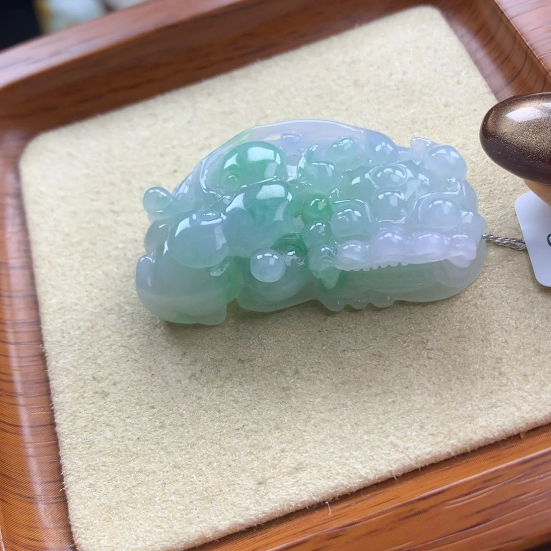 翡翠未镶嵌颈饰41