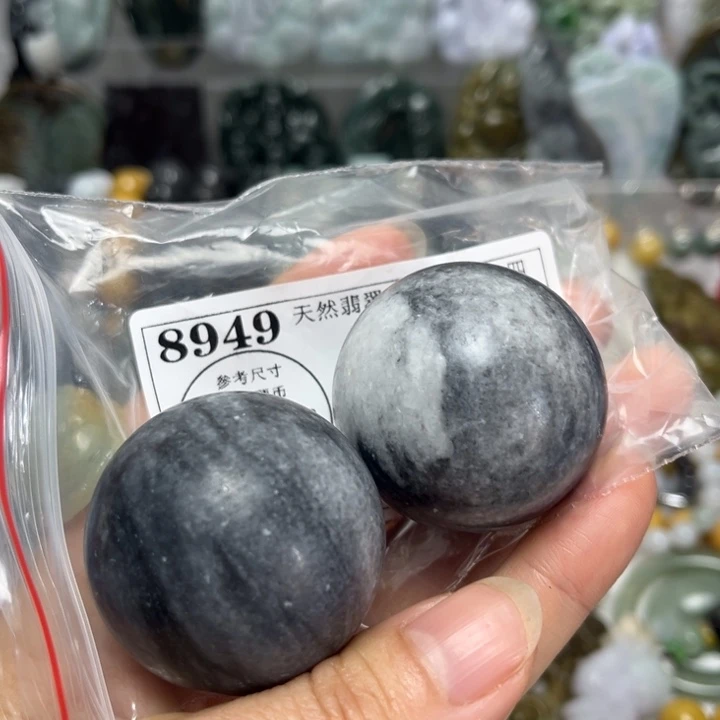 翡翠未镶嵌挂件8949