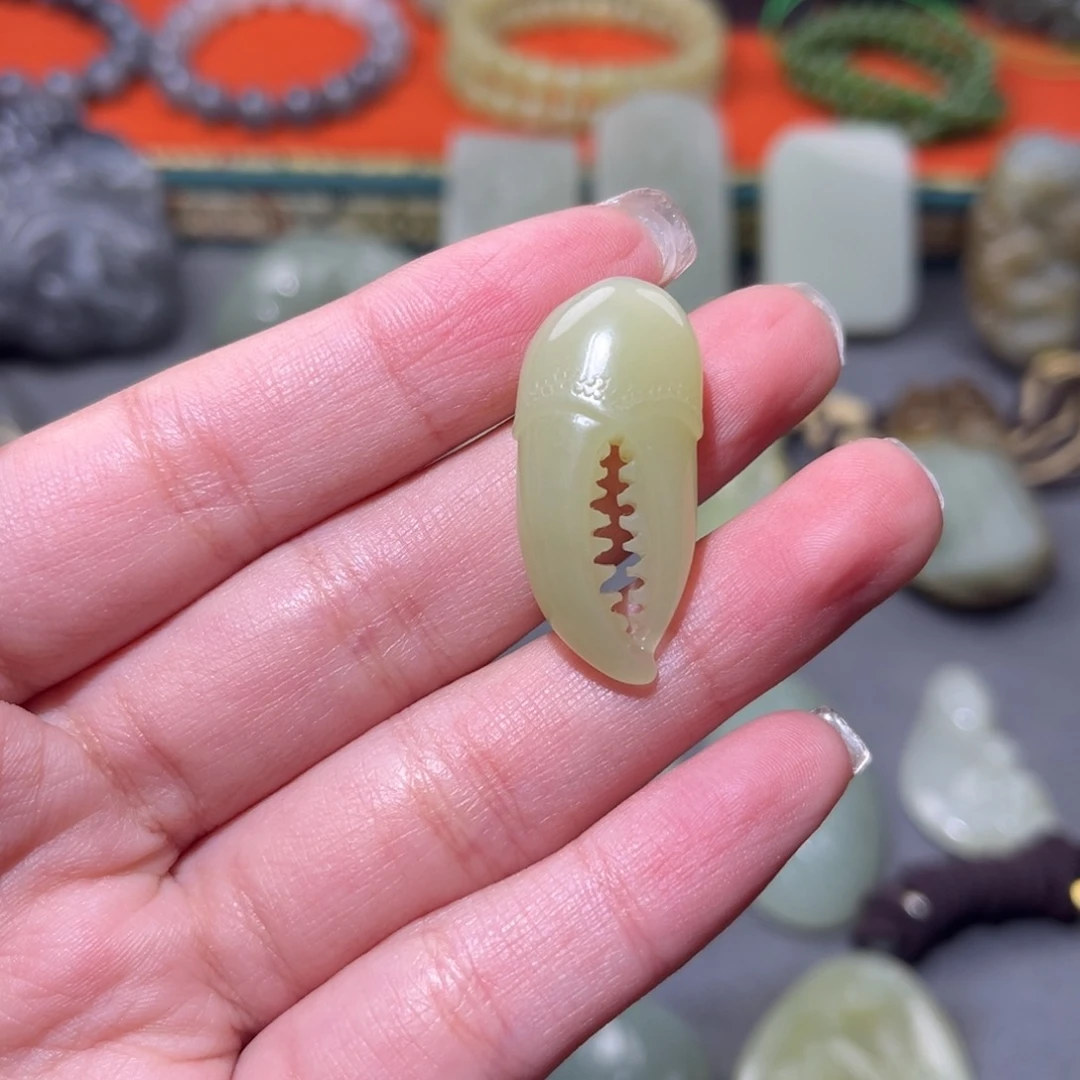 和田玉挂件未镶嵌