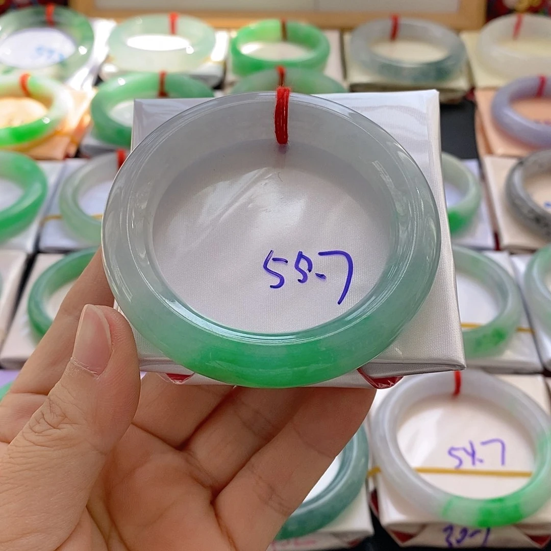 翡翠手镯未镶嵌清***肉手镯分