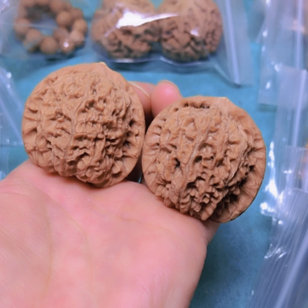 【闪购商品】摆件核桃40血麒麟修尖