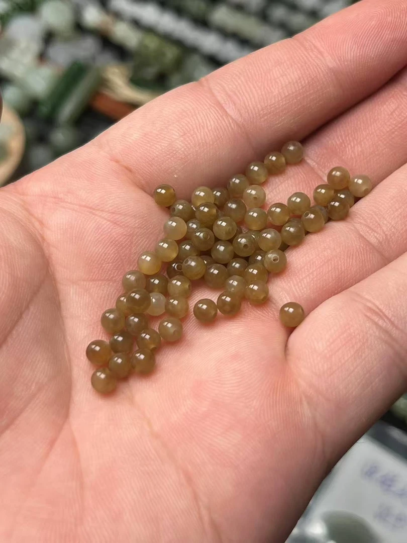 天然和田玉糖色散珠路路通玉石dly圆珠配饰手串配珠珠径4mm
