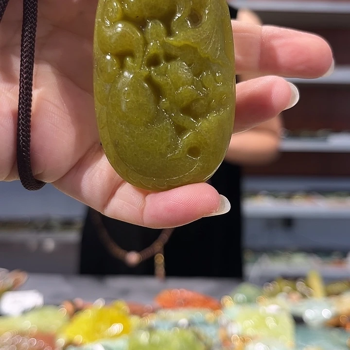 未镶嵌岫玉毛衣链