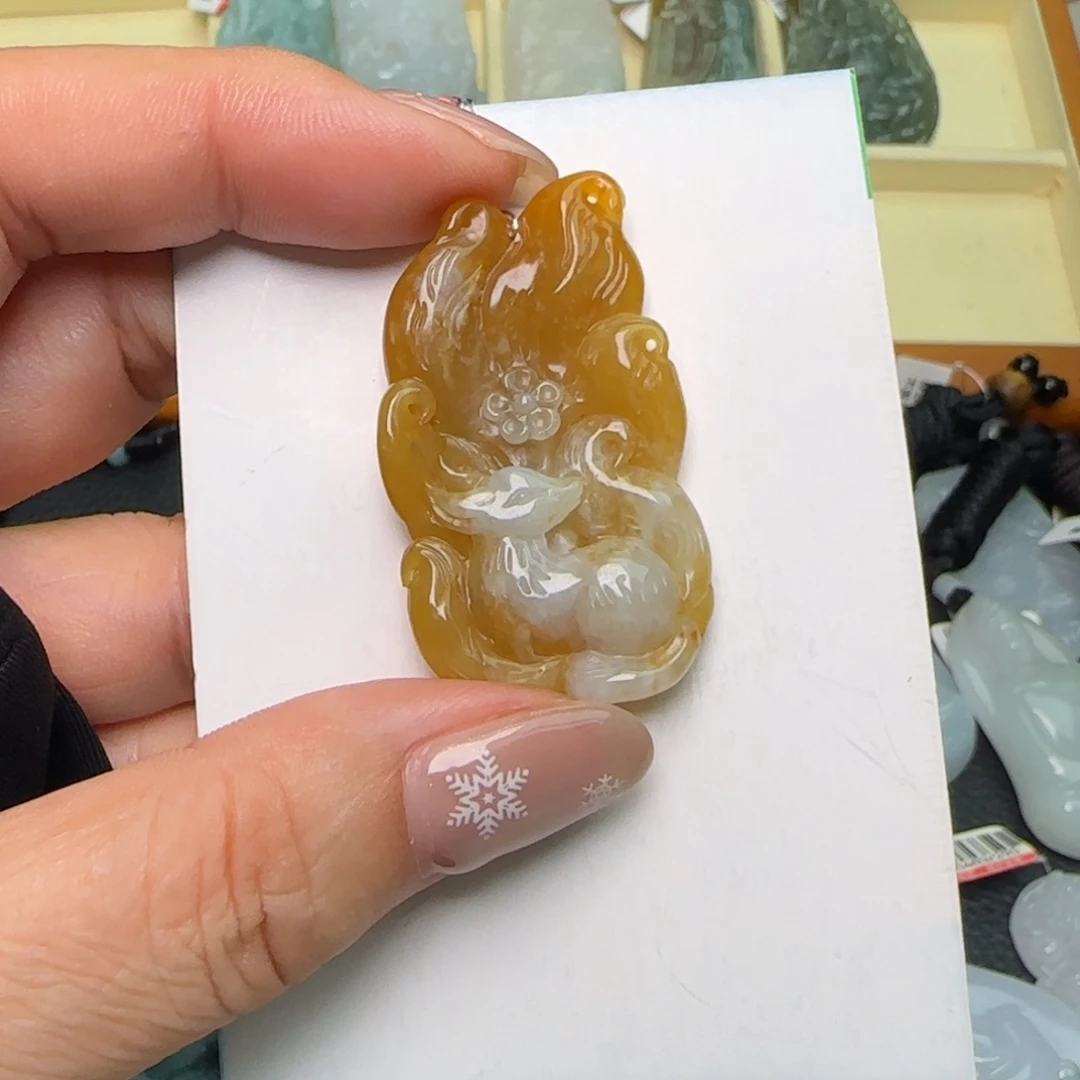 用***2翡翠未镶嵌颈饰