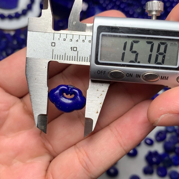 青金石未镶嵌如意