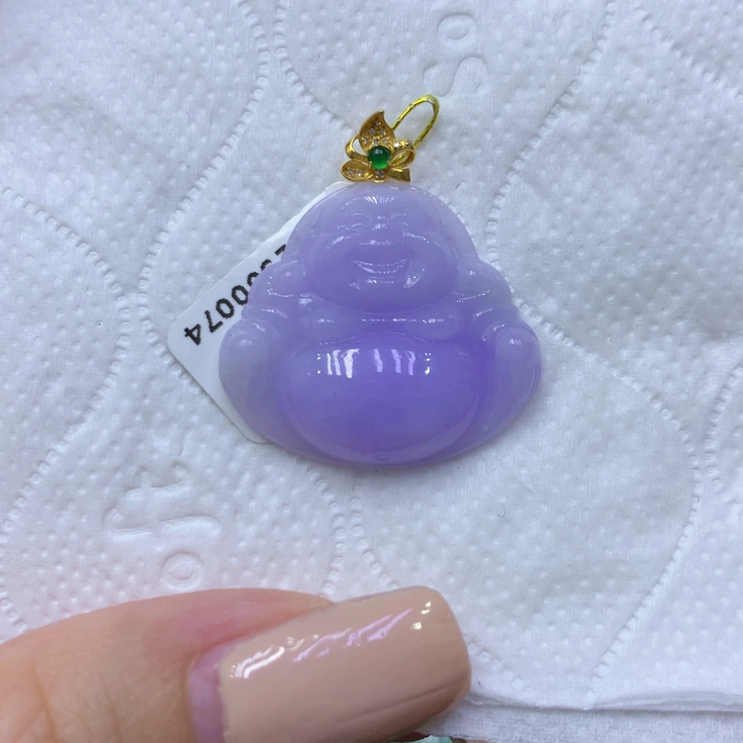 颈饰18K金镶嵌翡翠牙****?